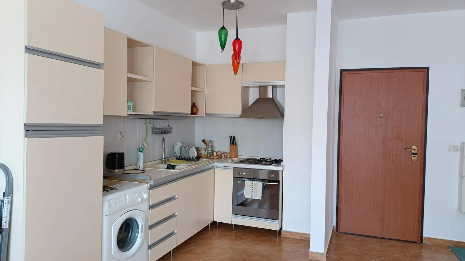Flori Apartment Golem